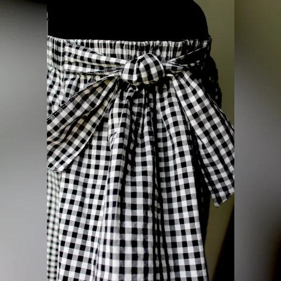GAP Black and White Checkered Top - Picture 3 of 11